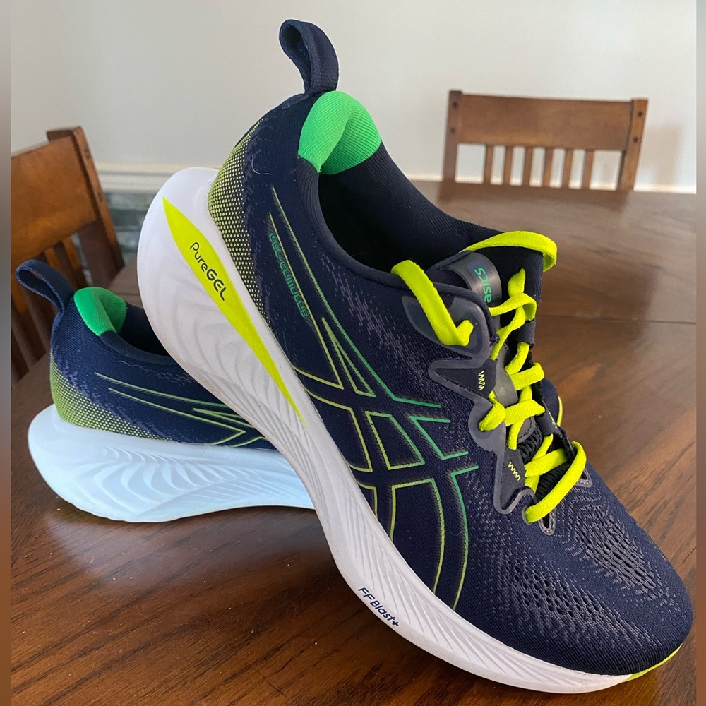 Mens ASICS 8.5 women’s 9.5-10